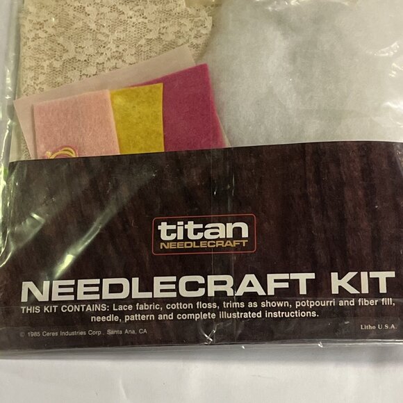 Vintage Titan Needlecraft Kit Potpourri Pets Pig Kit Lace 1348 4" 1985 NOS - Picture 3 of 5